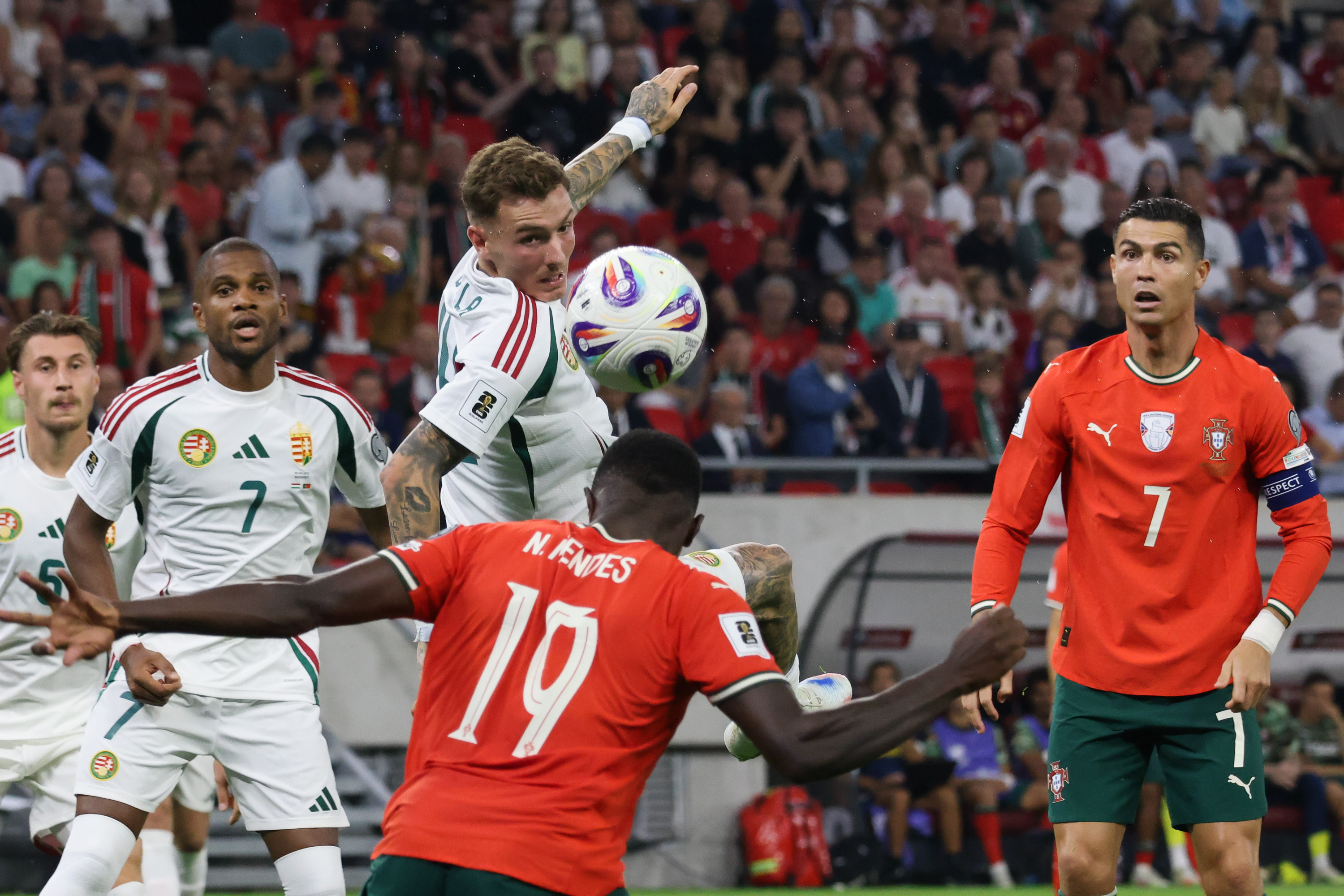 葡萄牙在关键比赛中力克对手,晋级欧洲杯半决赛 葡萄牙在关键比赛中力克对手,晋级欧洲杯半决赛